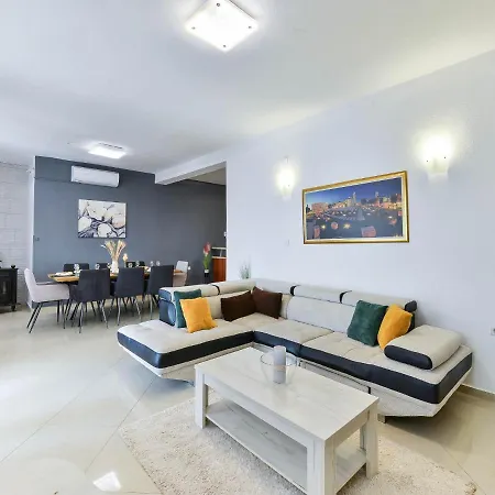 Noa Ferienhaus *